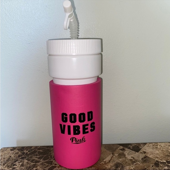 PINK Victoria’s Secret 32oz Water Bottle NEW - Picture 2 of 3